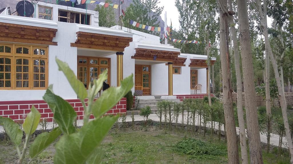 Ldumra Oasis Hundar Exterior foto