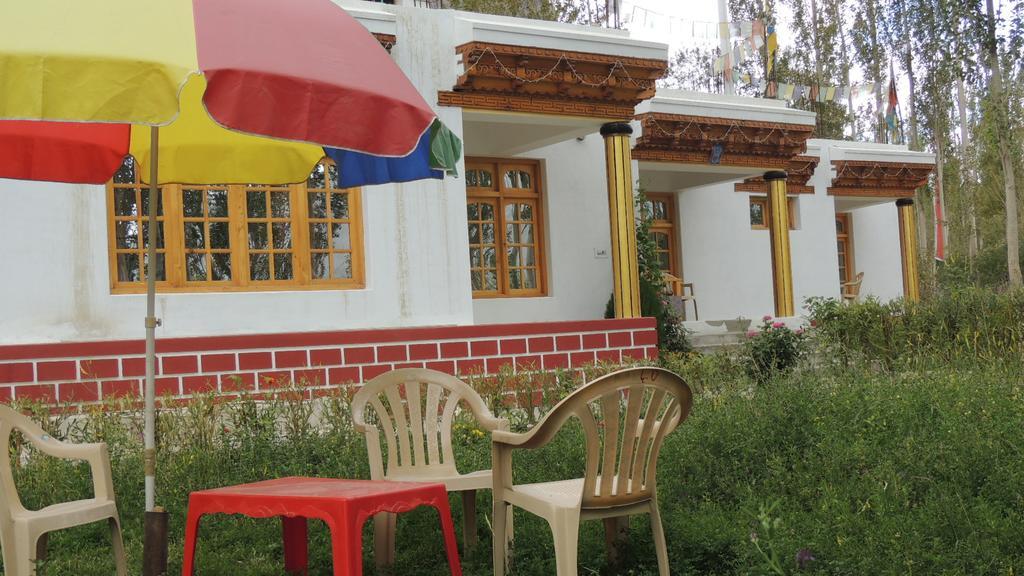 Ldumra Oasis Hundar Exterior foto